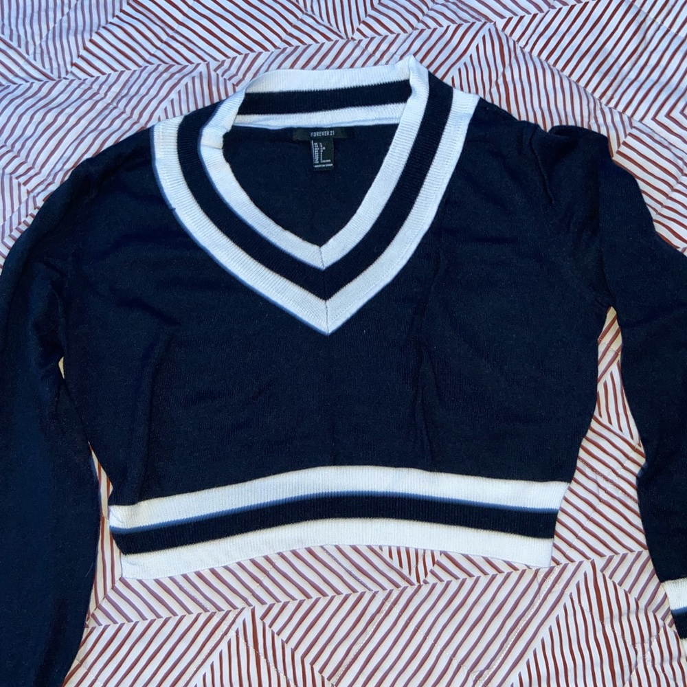 Blue and white long sleeve crop top